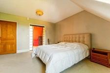 Exceptional property with panoramic views and absolute tranquility, close to SAUMUR.