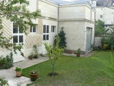 Saumur center - Character house of 346 m², 7 bedrooms, outbuildings and garden.