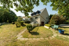 Exceptional property with panoramic views and absolute tranquility, close to SAUMUR.
