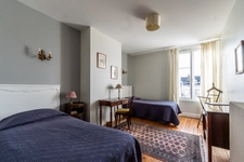 Saumur center - Character house of 346 m², 7 bedrooms, outbuildings and garden.