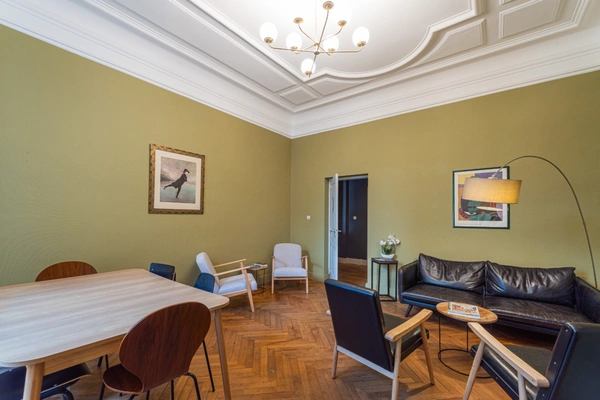 Maison de caractère 15 pièces avec gîte – Investissement ou projet d’exploitation – Saumur centre