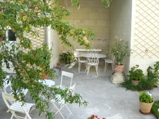 Saumur center - Character house of 346 m², 7 bedrooms, outbuildings and garden.
