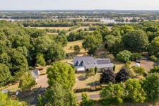 Exceptional property with panoramic views and absolute tranquility, close to SAUMUR.