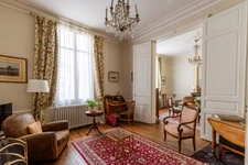 Saumur centre - Maison de caractère de 346 m², 7 chambres, dépendances et jardin.