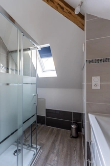 Saumur center - Character house of 346 m², 7 bedrooms, outbuildings and garden.
