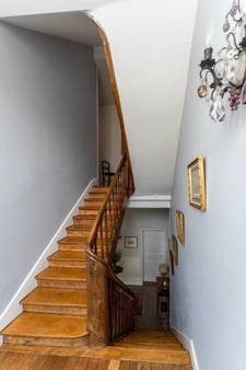 Saumur center - Character house of 346 m², 7 bedrooms, outbuildings and garden.