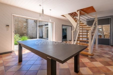 Maison en pierre 6 pièces sur la commune de MAYAC (24).