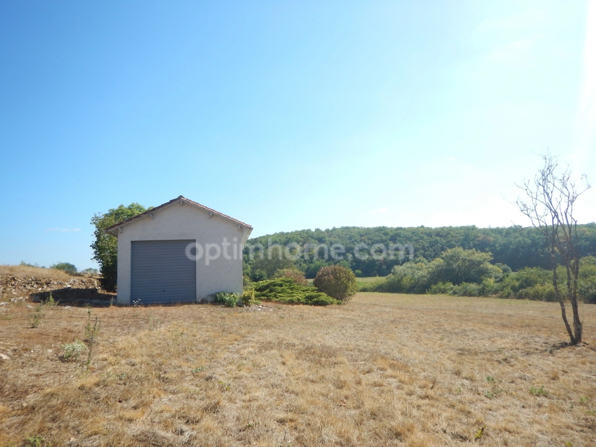 Terrain de loisir de 3 060 m² sur la commune de Cubjac-Auvezère-Val d'Ans (24) · 60 000 €