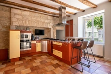 Maison en pierre 6 pièces sur la commune de MAYAC (24).