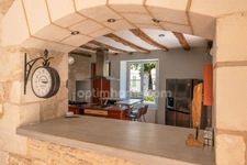 Maison en pierre 6 pièces sur la commune de MAYAC (24).
