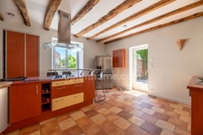 Maison en pierre 6 pièces sur la commune de MAYAC (24).