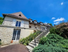 Immeuble à vendre à PERIGUEUX (24).