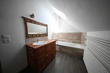 Maison de quatre pièces 122 m2 à PERIGUEUX.