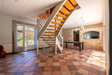 Maison en pierre 6 pièces sur la commune de MAYAC (24).