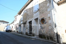 Maison en pierre avec deux logements, terrasse panoramique et potentiel exceptionnel à DOUZILLAC (24)