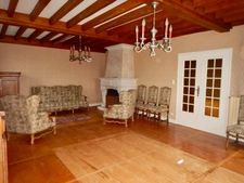 Immeuble à vendre à PERIGUEUX (24).