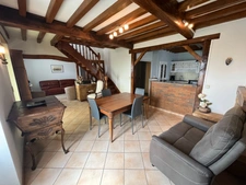 Maison de caractère entièrement rénovée avec plusieurs dépendances 