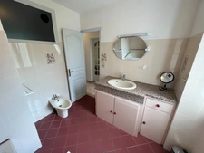 Maison de caractère entièrement rénovée avec plusieurs dépendances 