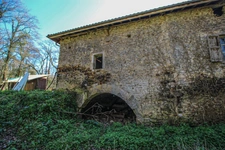 Moulin 7 pièces avec chênaie d'environ 6 hectares