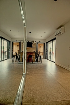 Une villa de style moderniste à Narrosse