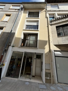 Immeuble à vendre DAX (40), quatre appartements et un local commercial loués