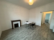 Maison à vendre, louée, 6 pièces DAX (40), dont deux appartements.