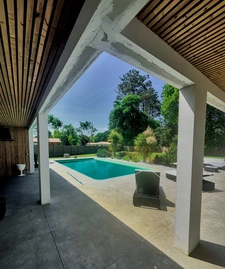 Une villa de style moderniste à Narrosse