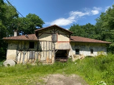 Moulin 7 pièces avec chênaie d'environ 6 hectares