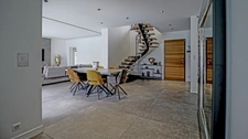 Une villa de style moderniste à Narrosse