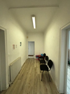 Maison à vendre, louée, 6 pièces DAX (40), dont deux appartements.