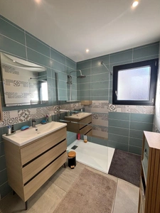 Maison à vendre 4 pièces DAX (40) avec jardin , terrasses et cuisine d'été.