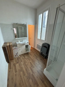 Maison à vendre, louée, 6 pièces DAX (40), dont deux appartements.