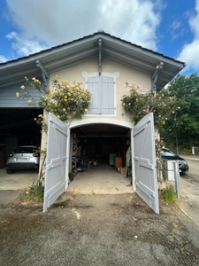 Maison de caractère entièrement rénovée avec plusieurs dépendances 