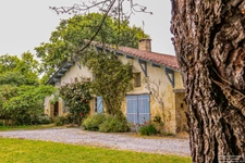 La maison « du Chay » à Gamarde-les-Bains, sa dépendance et ses terres d'environ 3 hectares