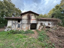 Moulin 7 pièces avec chênaie d'environ 6 hectares