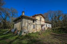 Moulin 7 pièces avec chênaie d'environ 6 hectares