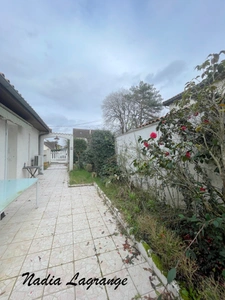 MaISON DE PLAIN PIED DANS UN ENDROIT CALME 