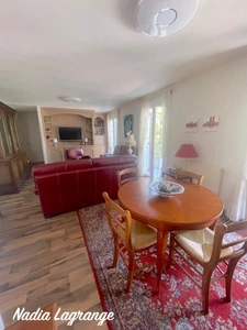 MaISON DE PLAIN PIED DANS UN ENDROIT CALME 