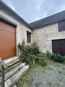 ENSEMBLE IMMOBILIER EN PIERRE EN L AVEC DÉPENDANCES