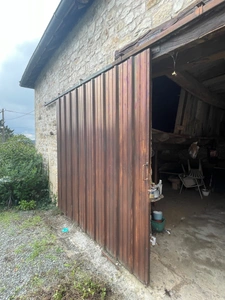 ENSEMBLE IMMOBILIER EN PIERRE EN L AVEC DÉPENDANCES
