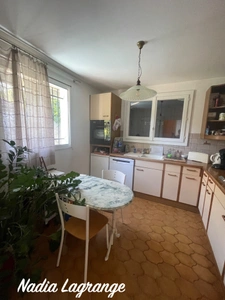MaISON DE PLAIN PIED DANS UN ENDROIT CALME 
