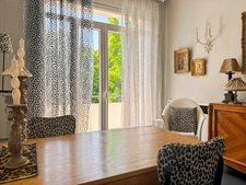 VICHY – Quartier République – Appartement de caractère 80 m² avec garage et caves dans maison Art déco