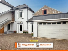 Maison de ville 11 pièces, 7 chambres, garages, CUSSET (03)
