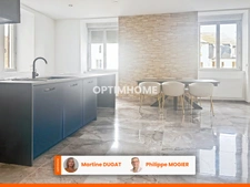 CUSSET centre historique, maison de ville, 3 chambres et 1 bureau-2 garages– 2 terrasses – Jacuzzi