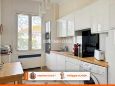 Rare à Vichy, lot 2 appartements 1er et 2ème étage avec toit terrasse, 2 garages et caves
