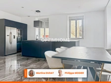 CUSSET centre historique, maison de ville, 3 chambres et 1 bureau-2 garages– 2 terrasses – Jacuzzi