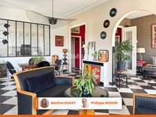 Rare à Vichy, lot 2 appartements 1er et 2ème étage avec toit terrasse, 2 garages et caves