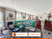 Belle spacieuse maison familiale avec piscine et grand terrain (03)