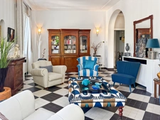 VICHY – Quartier République – Appartement de caractère 80 m² avec garage et caves dans maison Art déco