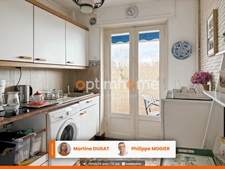 VICHY – FACE AU PARC DES SOURCES – APPARTEMENT F2 AVEC BALCON, ASCENSEUR ET CAVE